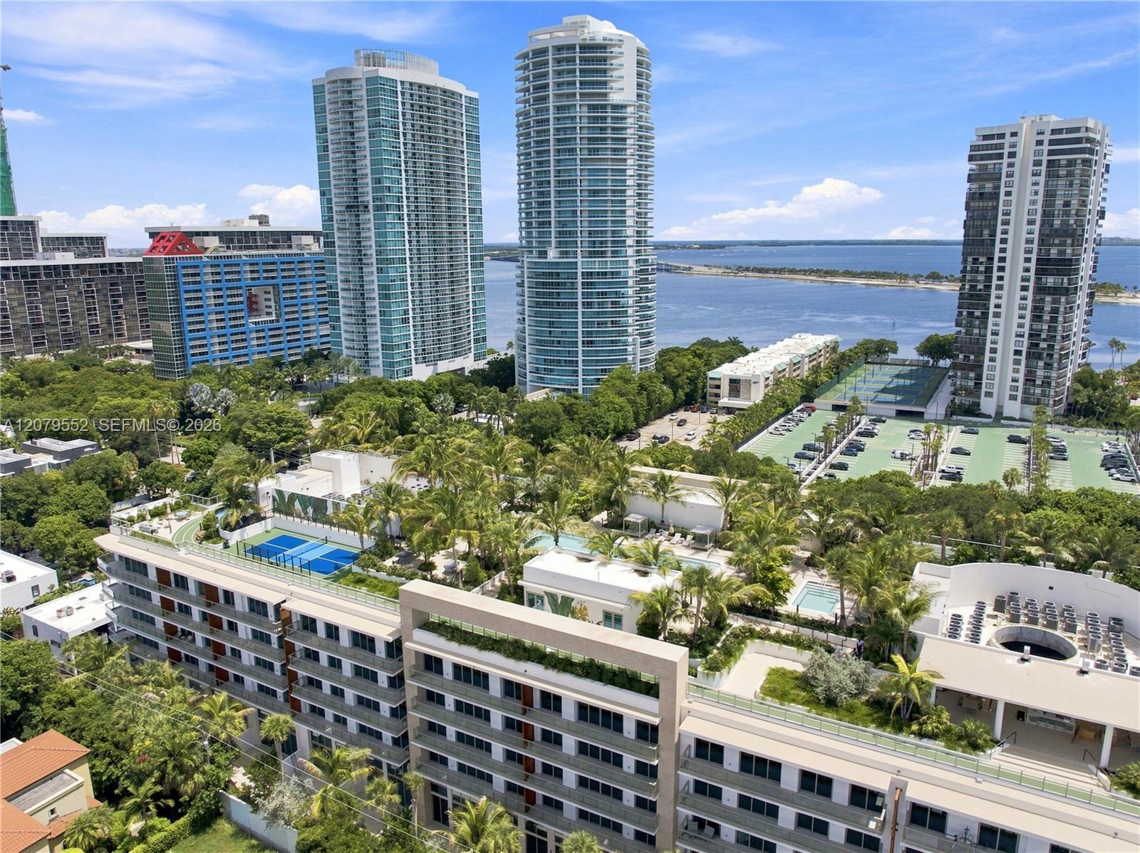 2200 Brickell Ave # 413