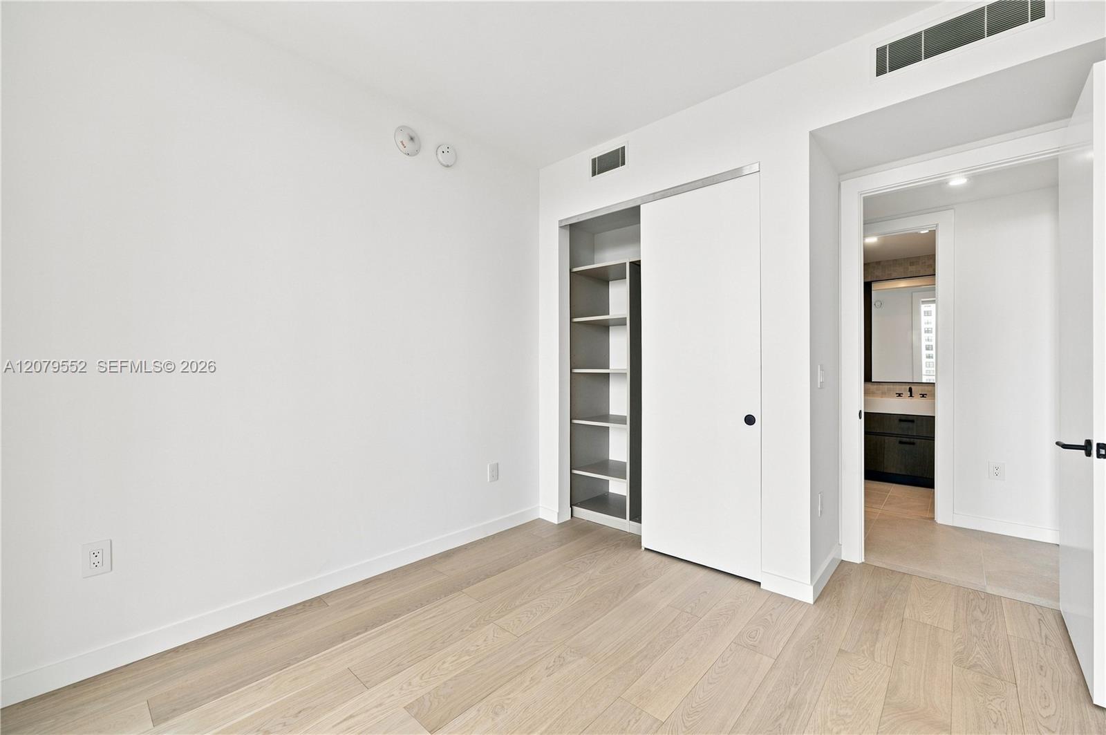 2200 Brickell Ave # 413