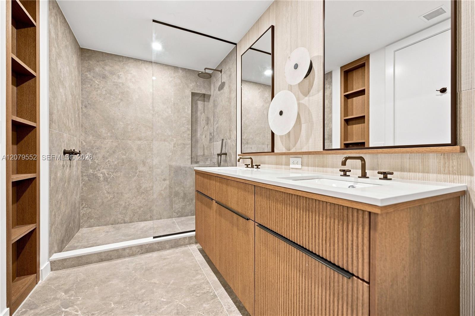 2200 Brickell Ave # 413