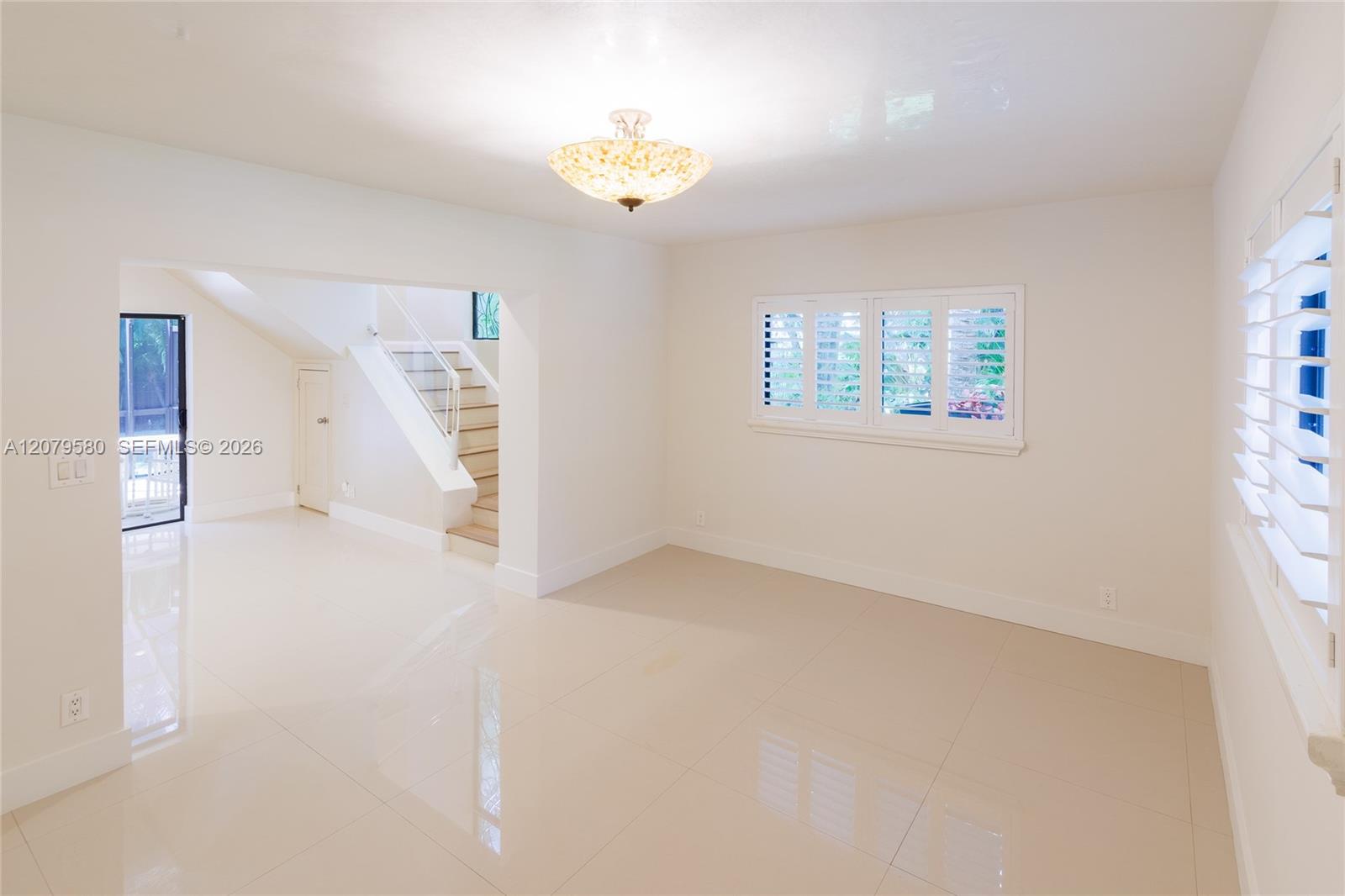 737 NW 4TH ST