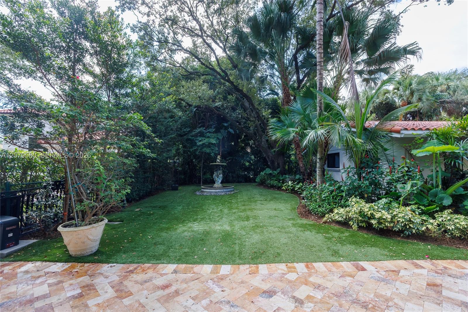 737 NW 4TH ST