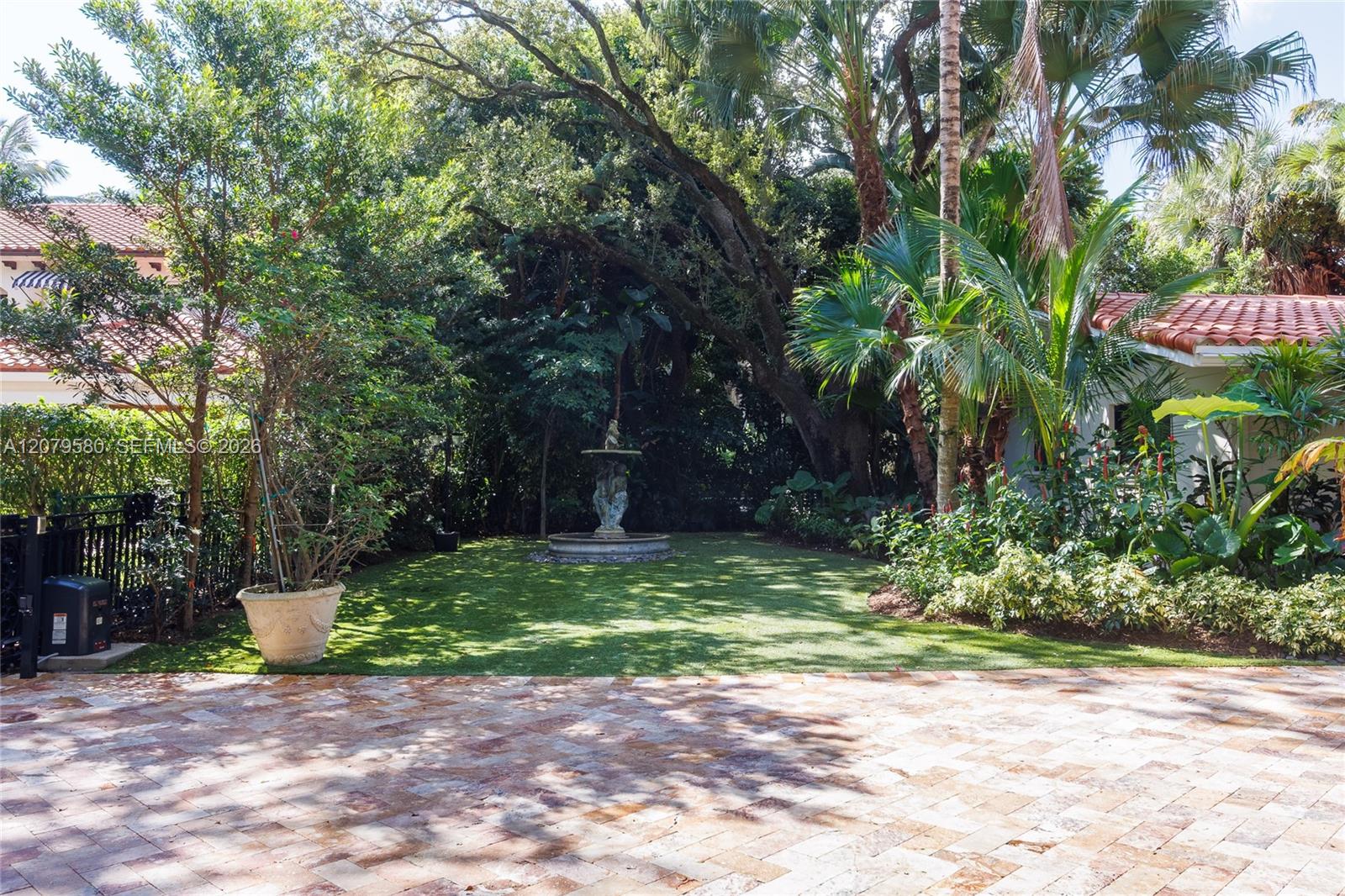 737 NW 4TH ST