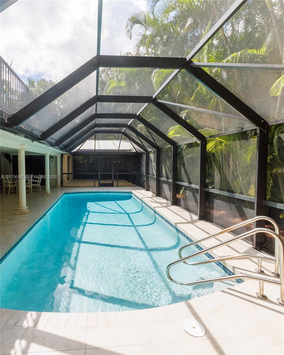 737 NW 4TH ST