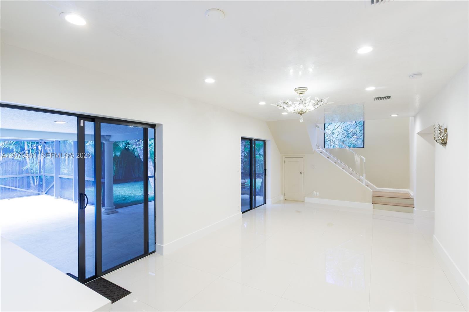 737 NW 4TH ST