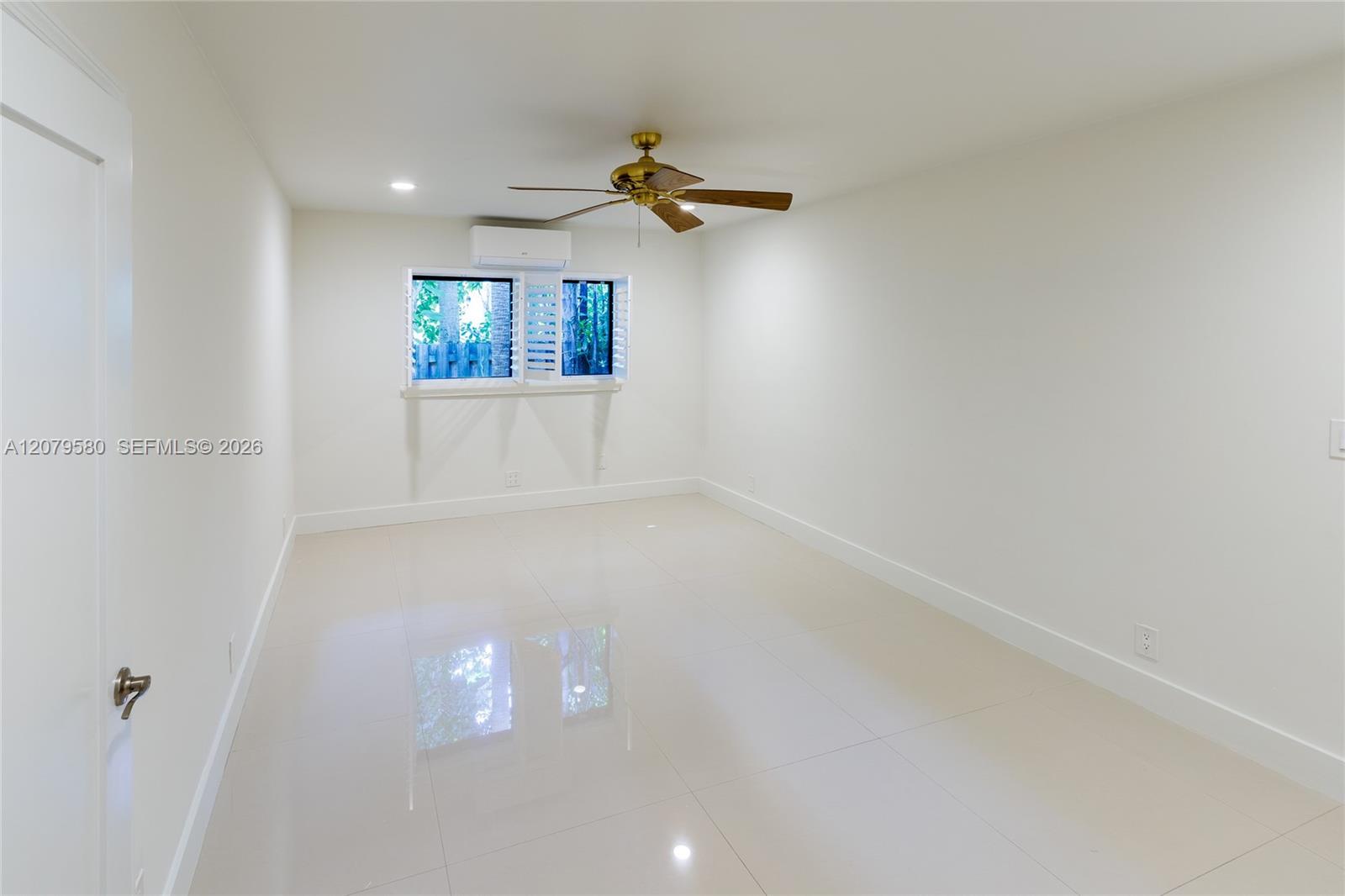 737 NW 4TH ST