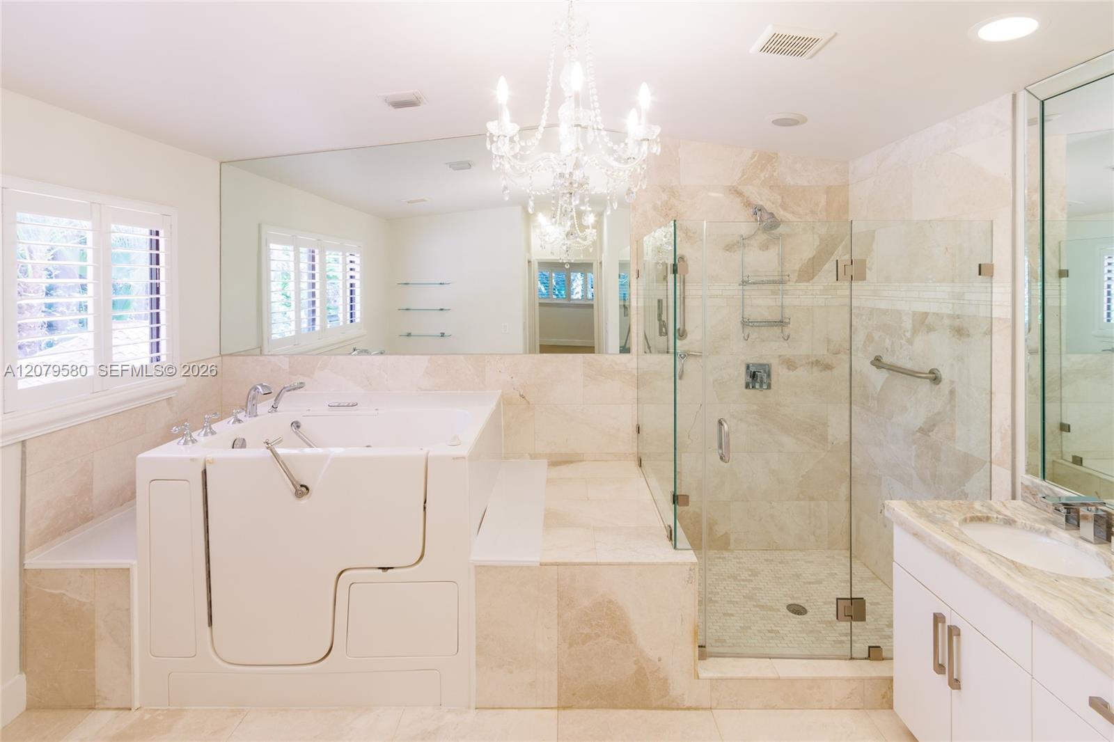 737 NW 4TH ST