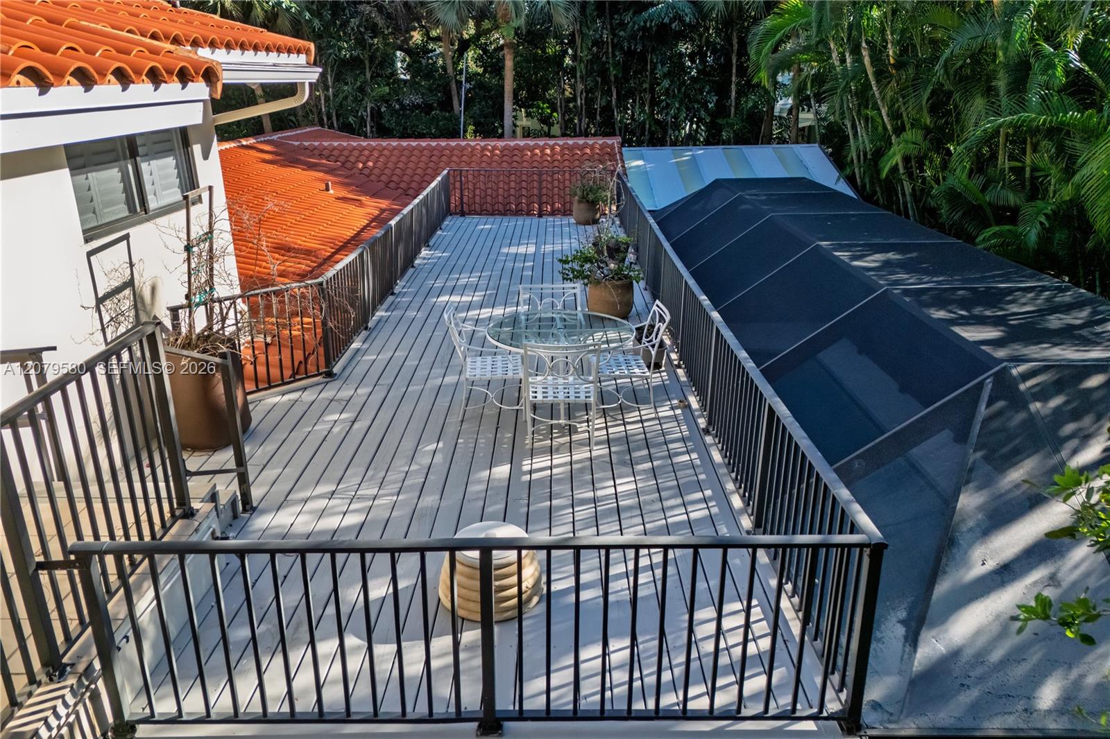 737 NW 4TH ST