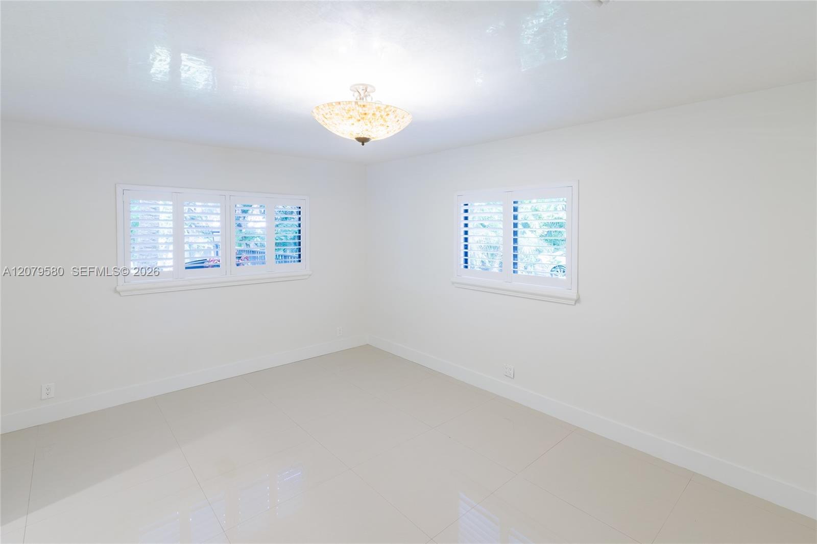 737 NW 4TH ST