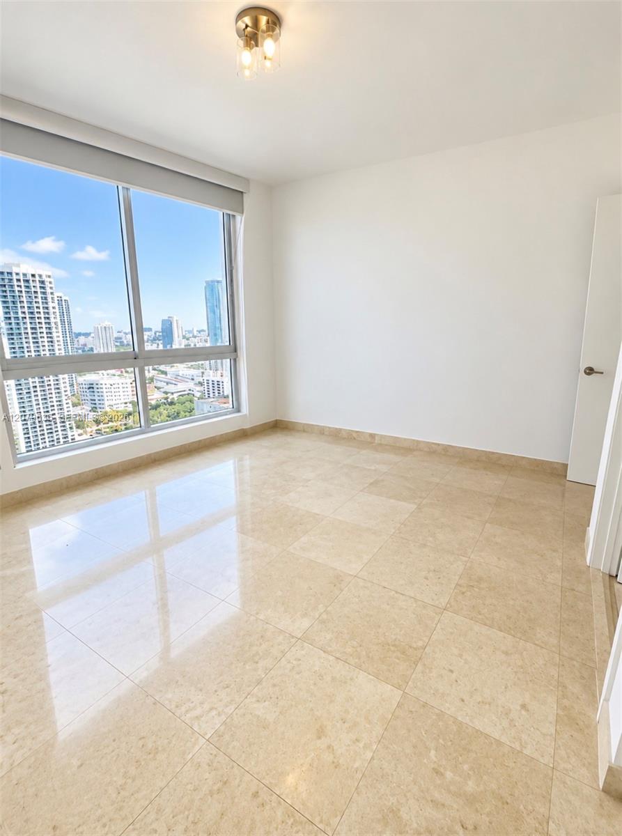 475 Brickell Ave # 2915