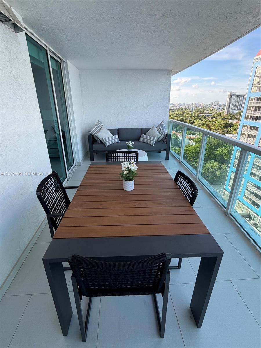 2101 Brickell Ave # 1104