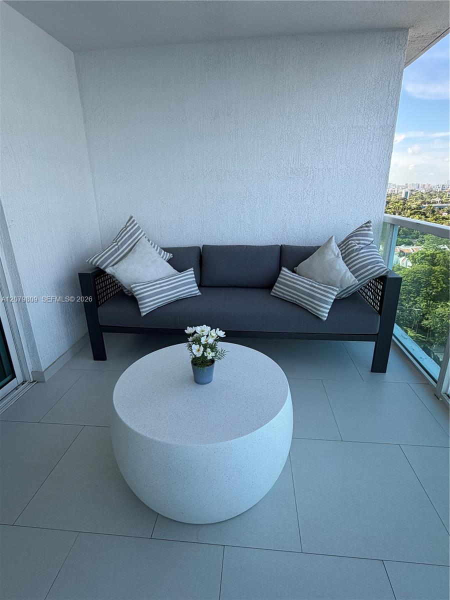 2101 Brickell Ave # 1104