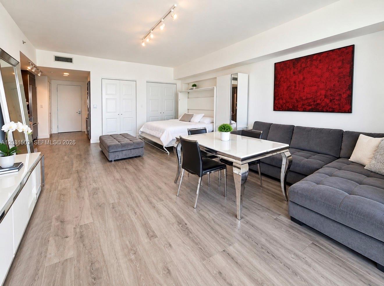 475 Brickell Ave # 4910