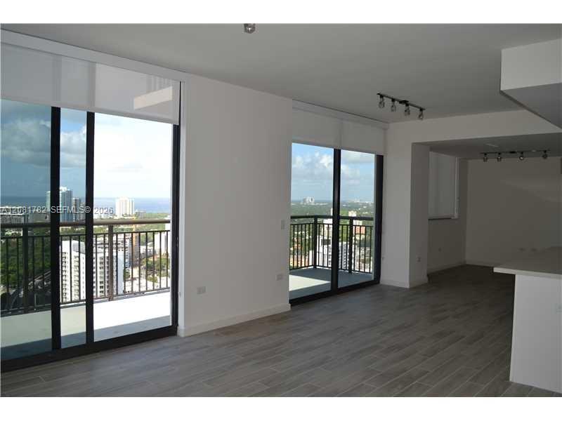 999 SW 1 AV # 2503
