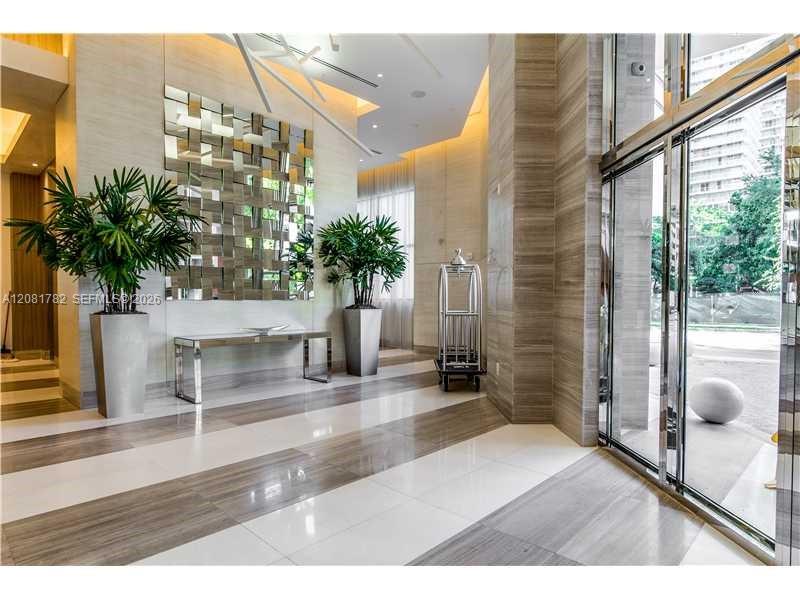 999 SW 1 AV # 2503