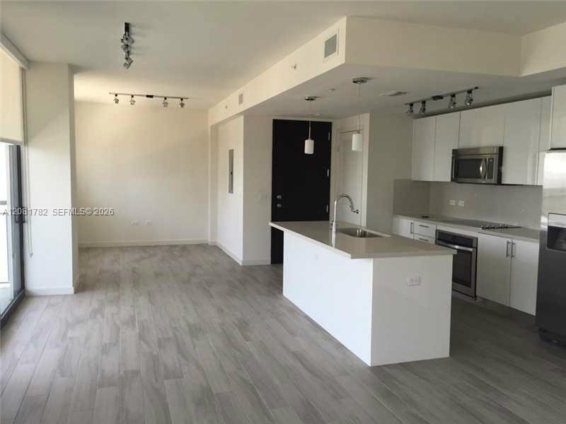 999 SW 1 AV # 2503