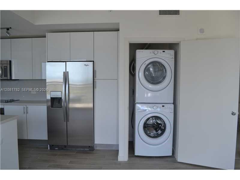 999 SW 1 AV # 2503