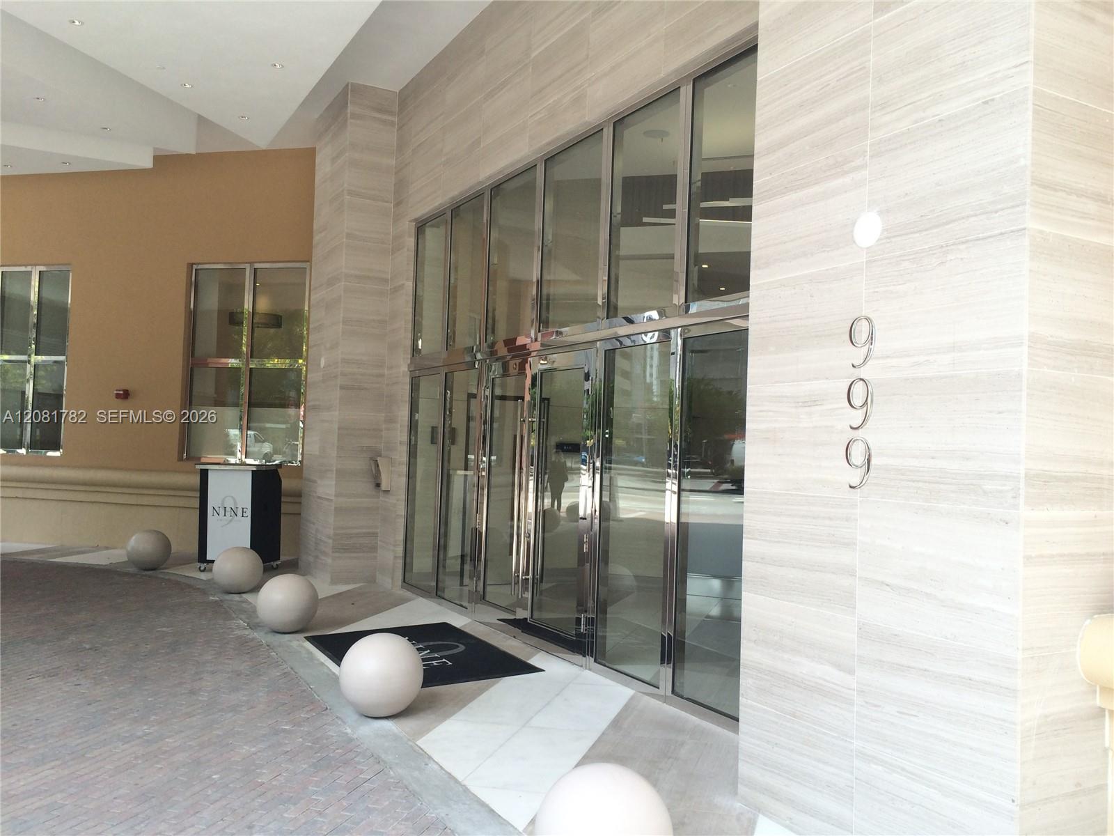 999 SW 1 AV # 2503