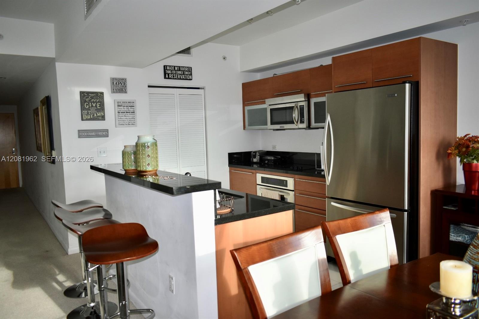 253 NE 2nd St # 1402