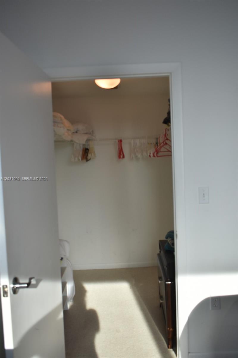 253 NE 2nd St # 1402