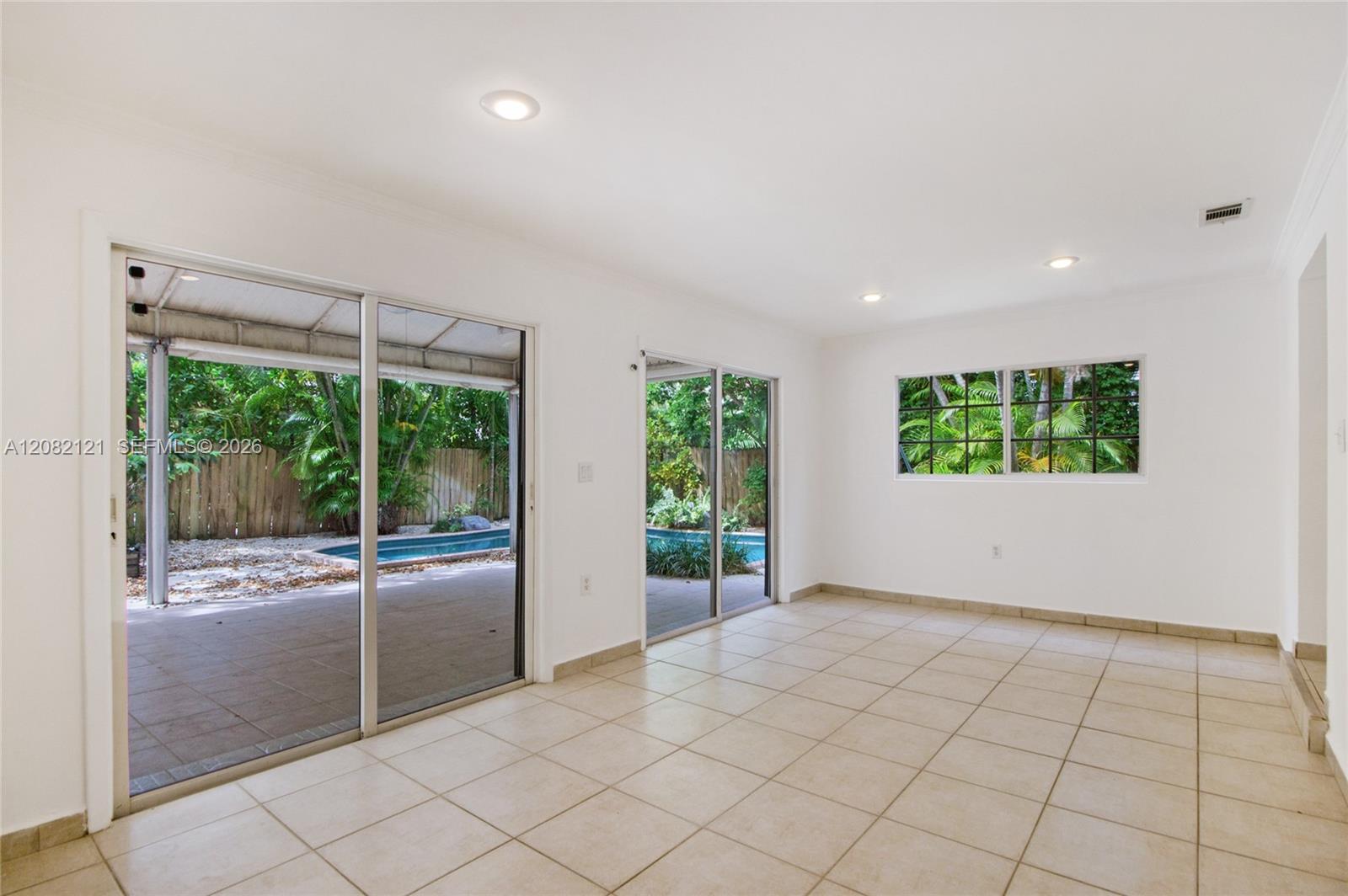 119 Harbor Dr