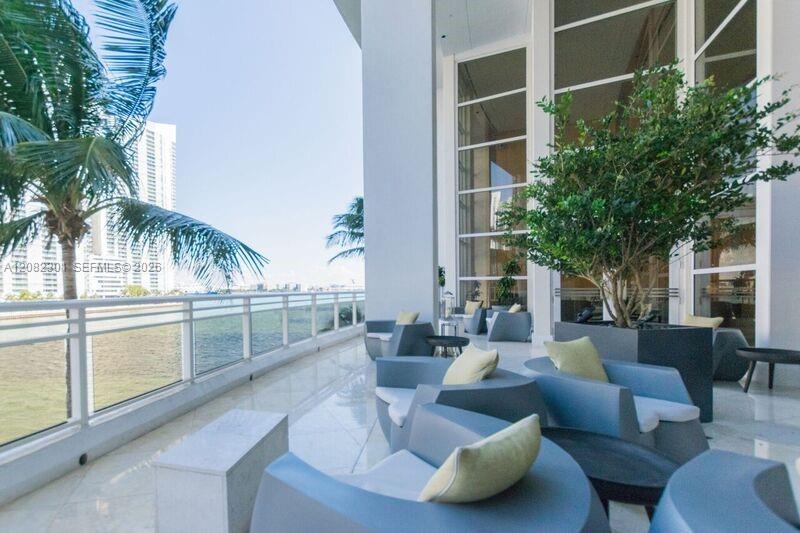 901 Brickell Key Blvd # 1105