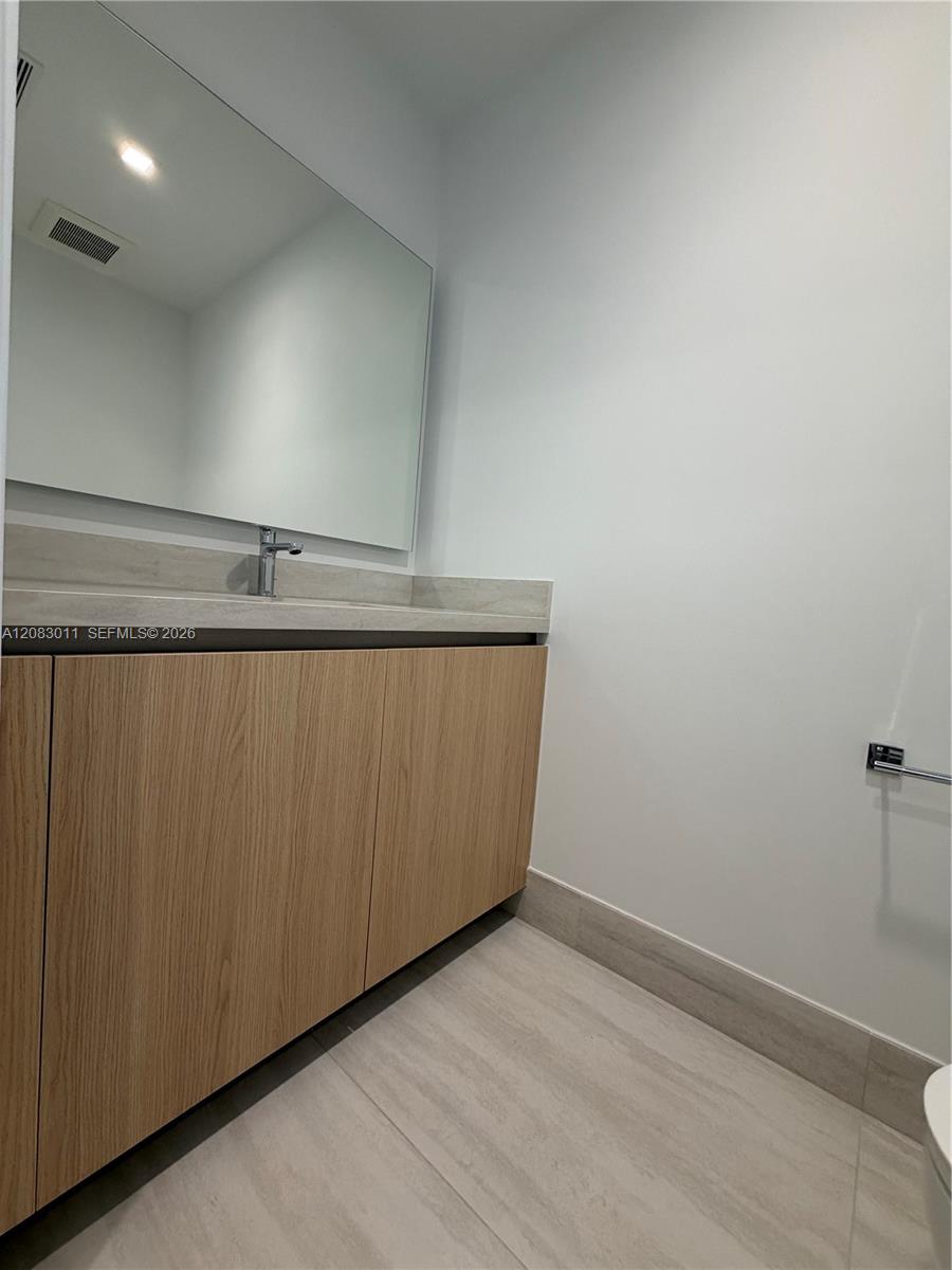 2411 Laguna Cir # 307