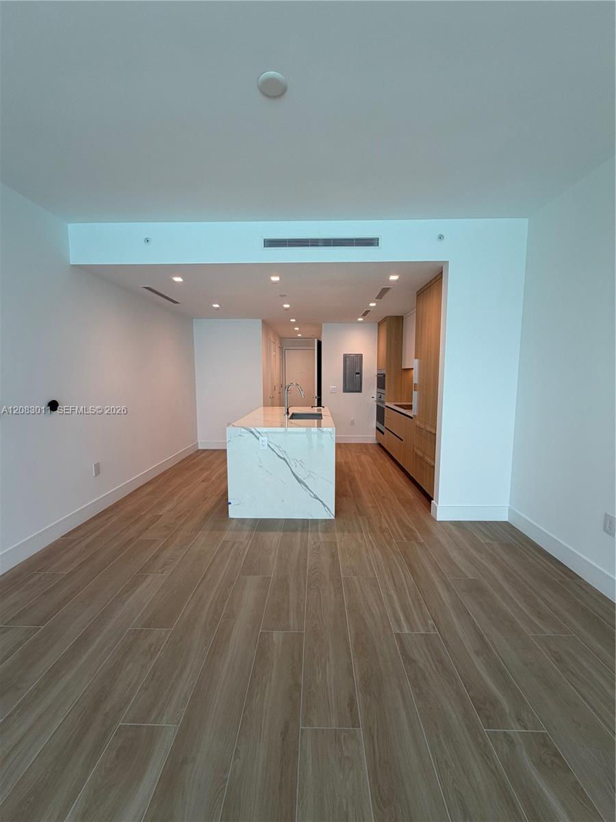2411 Laguna Cir # 307