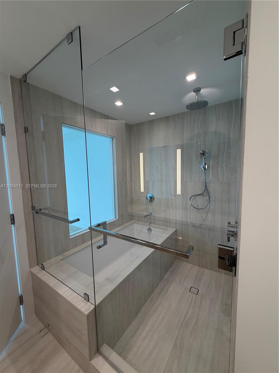 2411 Laguna Cir # 307
