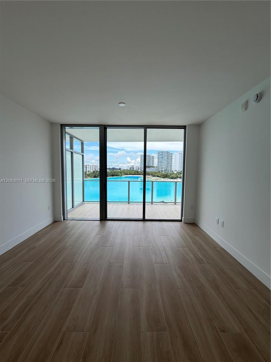 2411 Laguna Cir # 307
