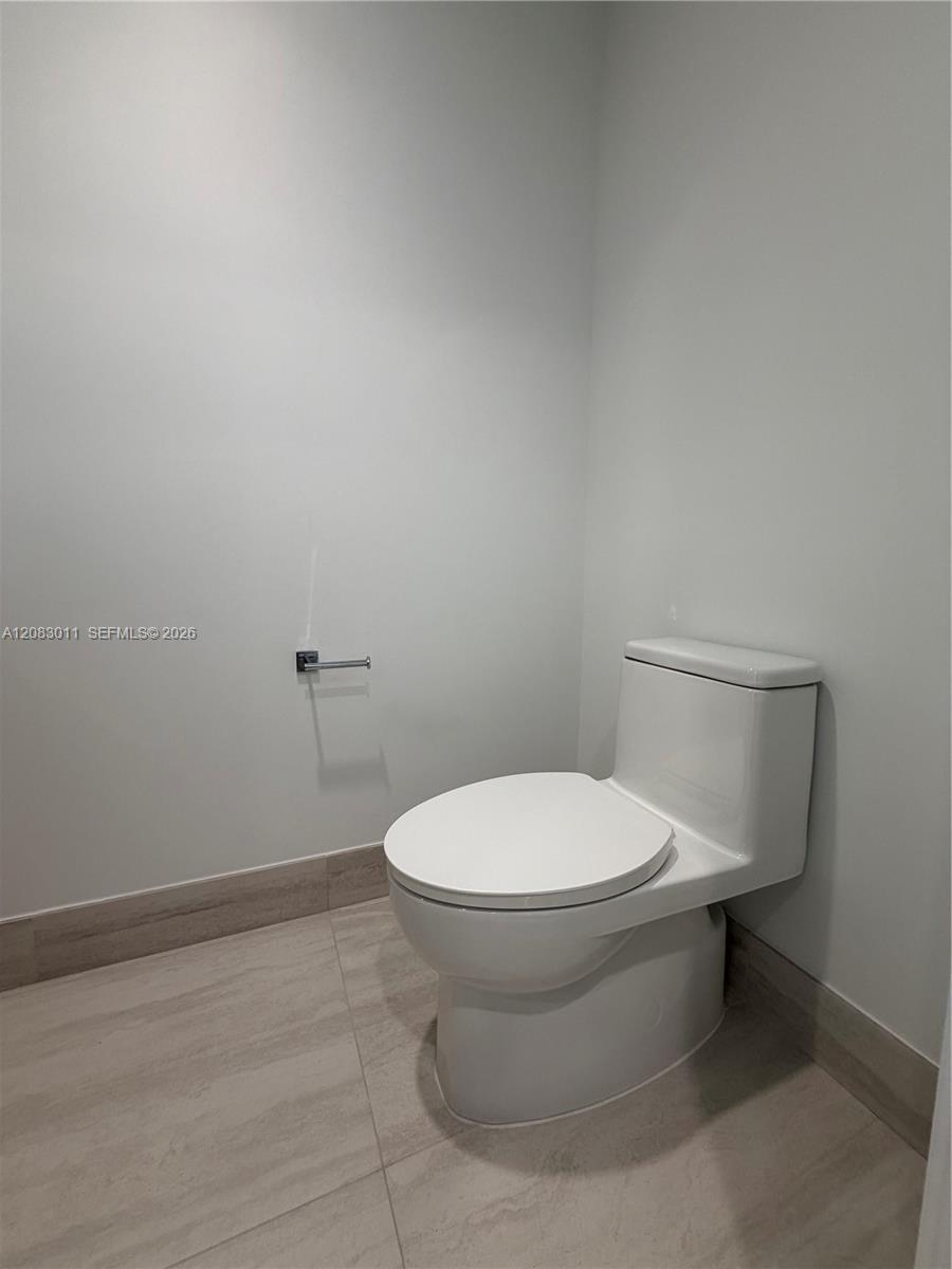 2411 Laguna Cir # 307