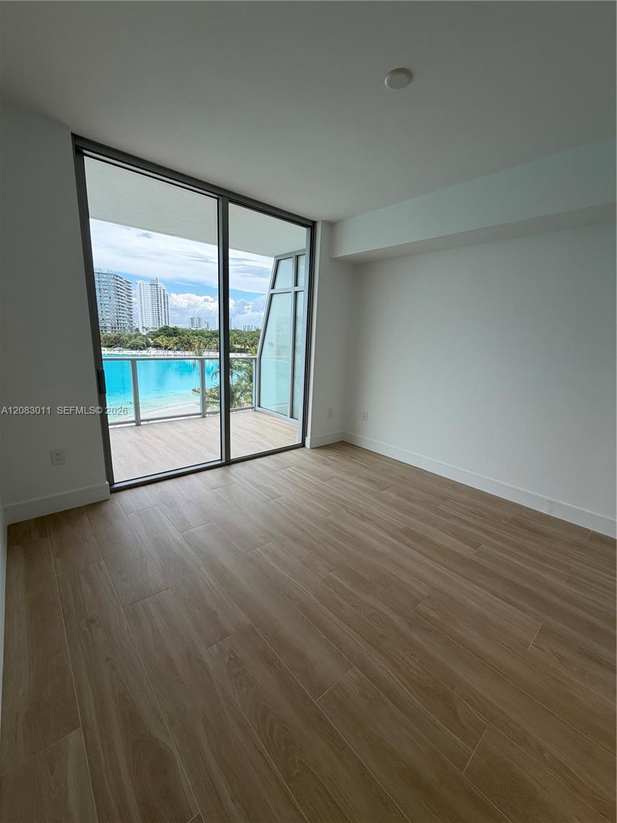 2411 Laguna Cir # 307