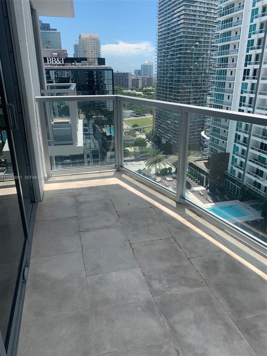 1060 Brickell Ave # 1713