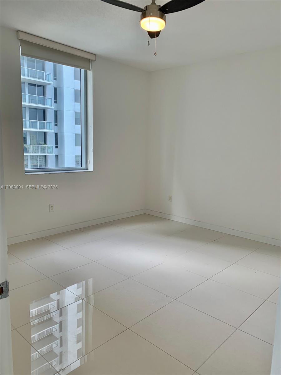 1060 Brickell Ave # 1713