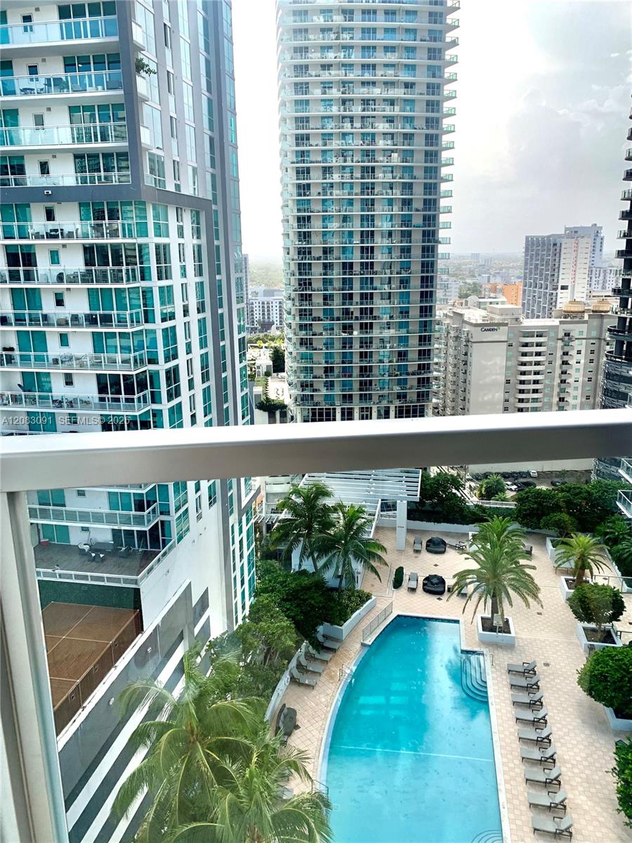 1060 Brickell Ave # 1713