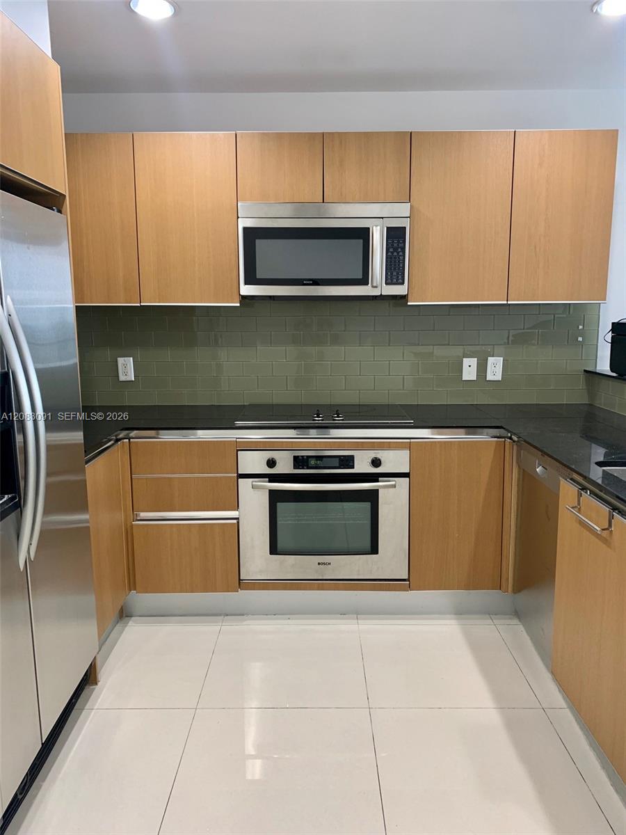 1060 Brickell Ave # 1713