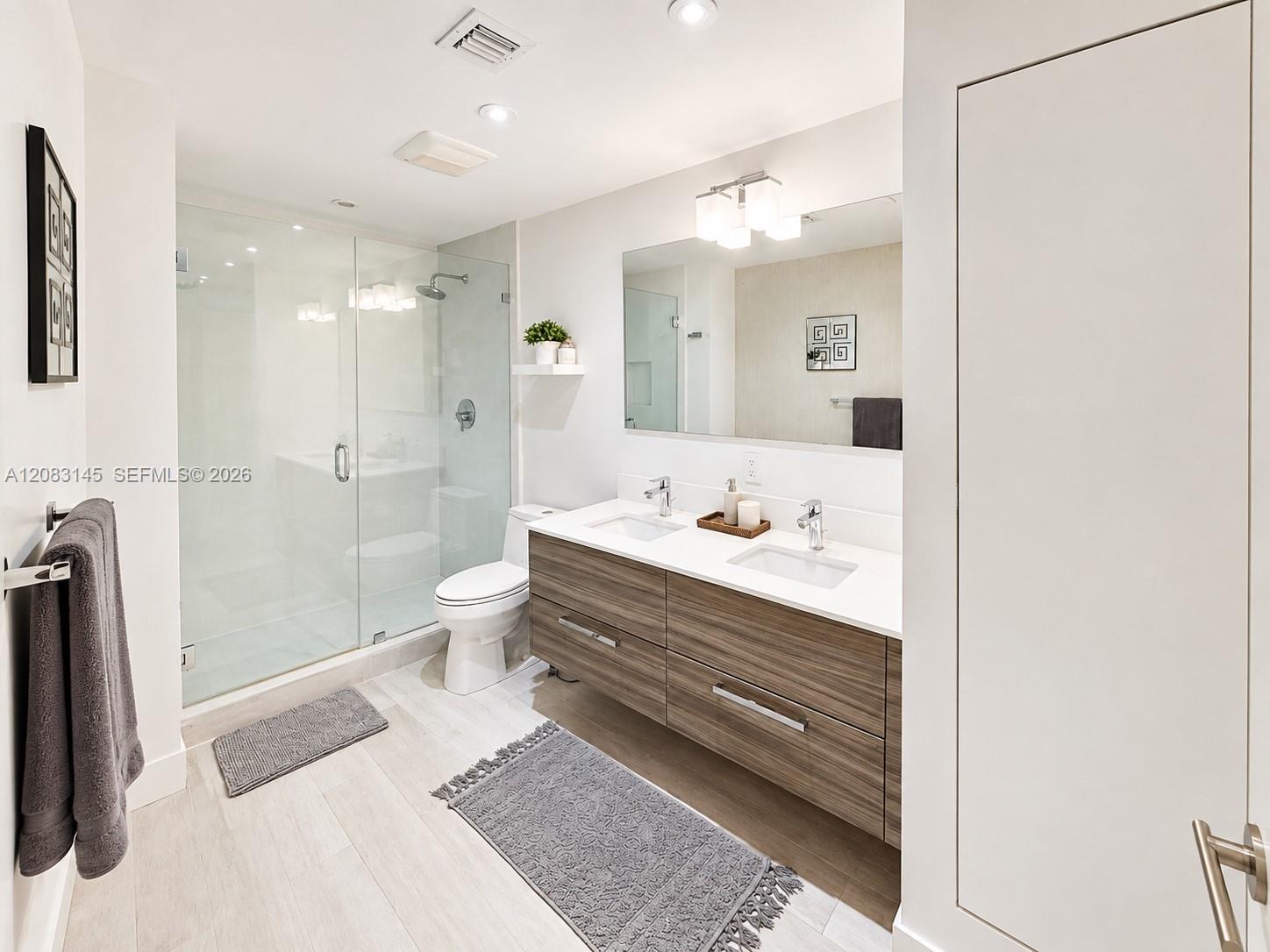 151 Crandon Blvd # 405