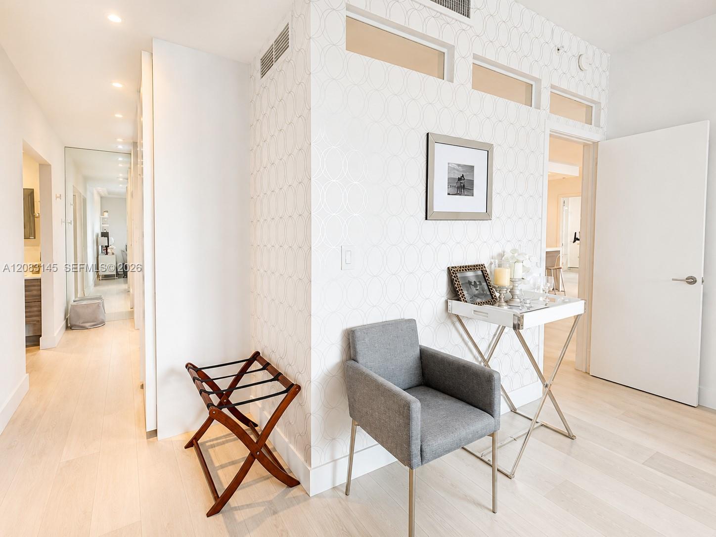 151 Crandon Blvd # 405