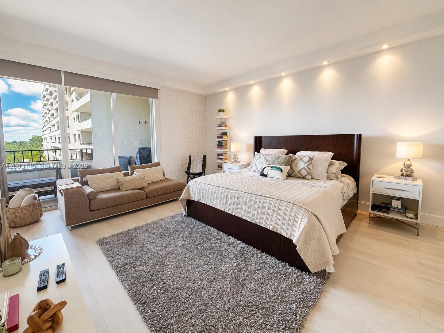 151 Crandon Blvd # 405