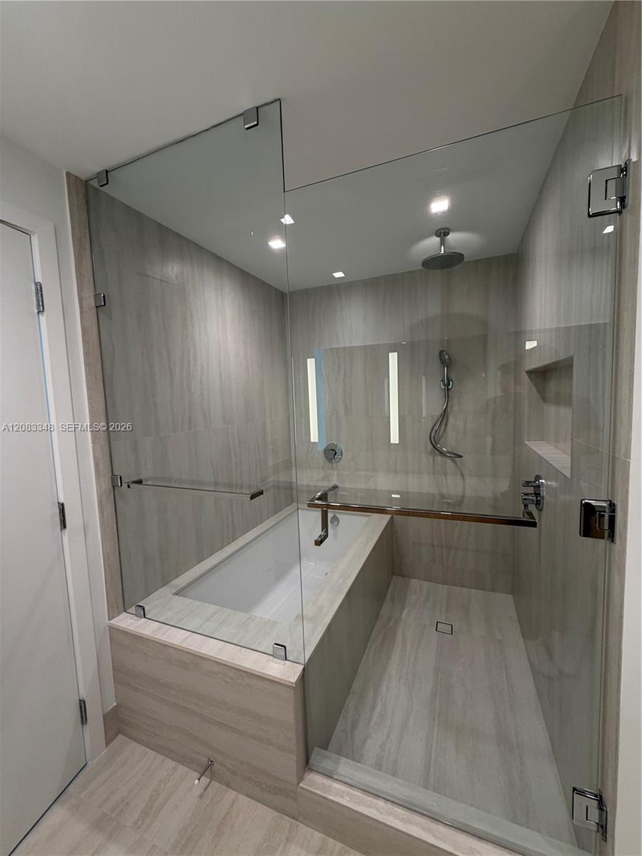 2411 Laguna Cir # 2307