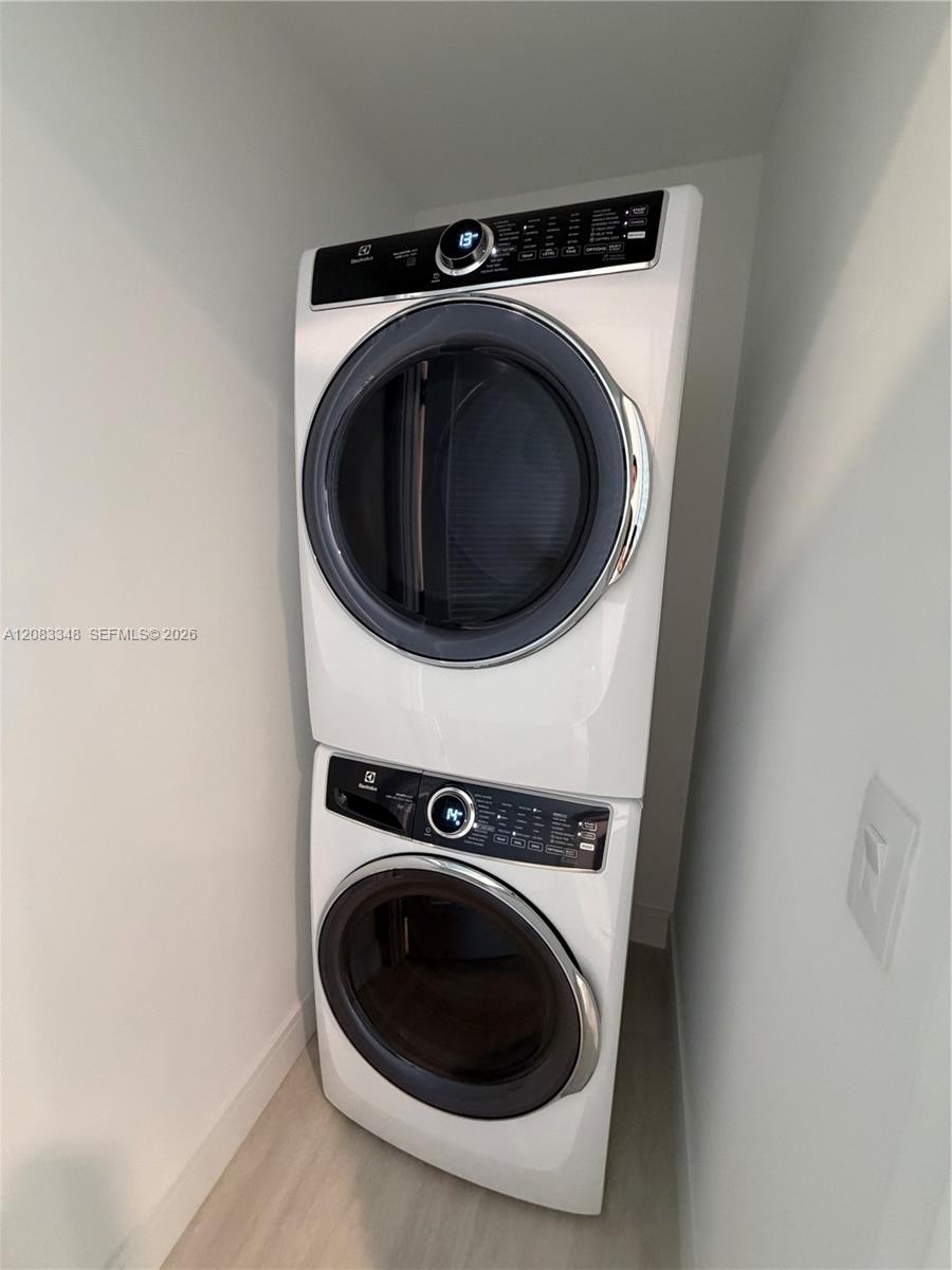 2411 Laguna Cir # 2307