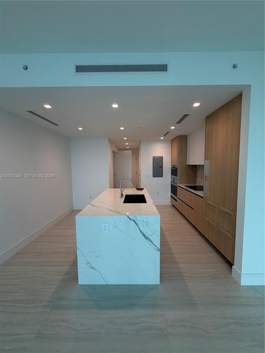 2411 Laguna Cir # 2307