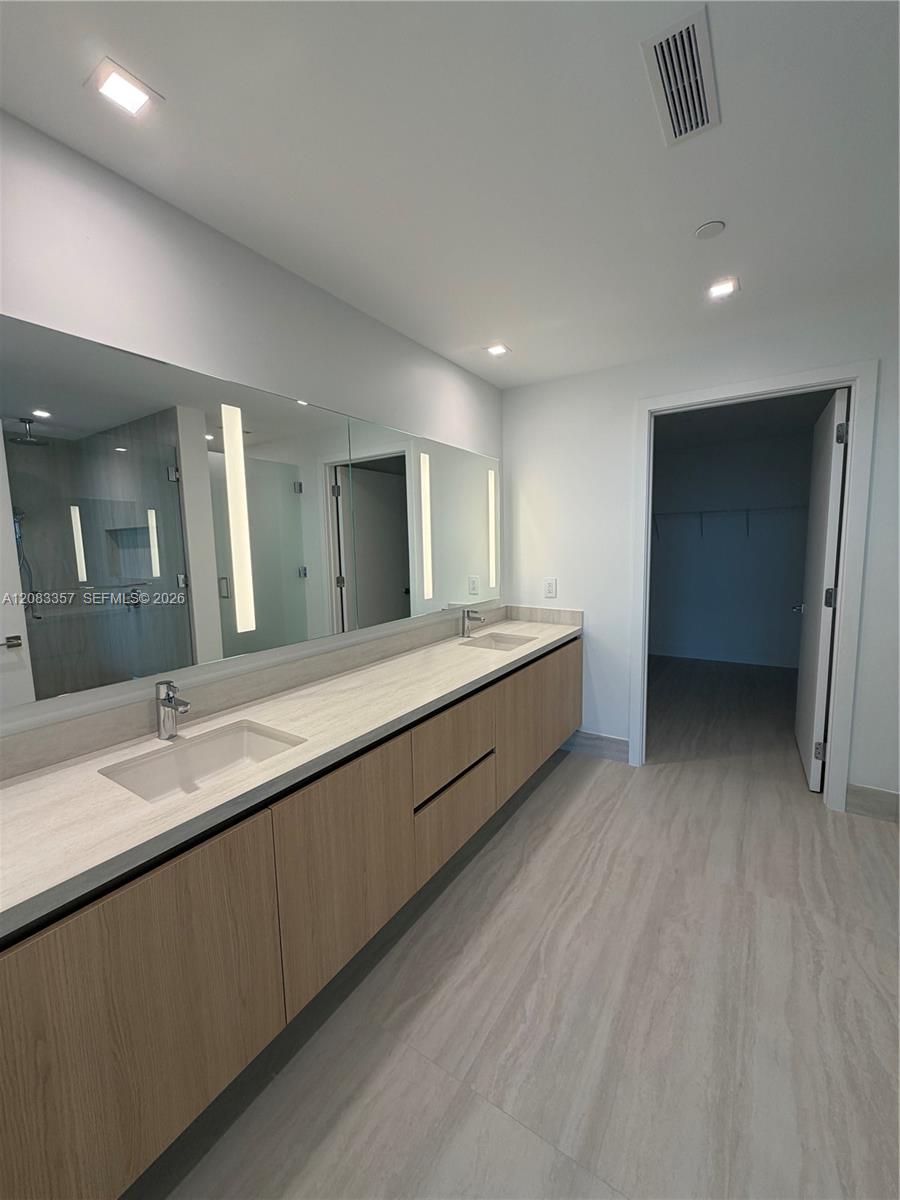 2411 Laguna Cir # 2508