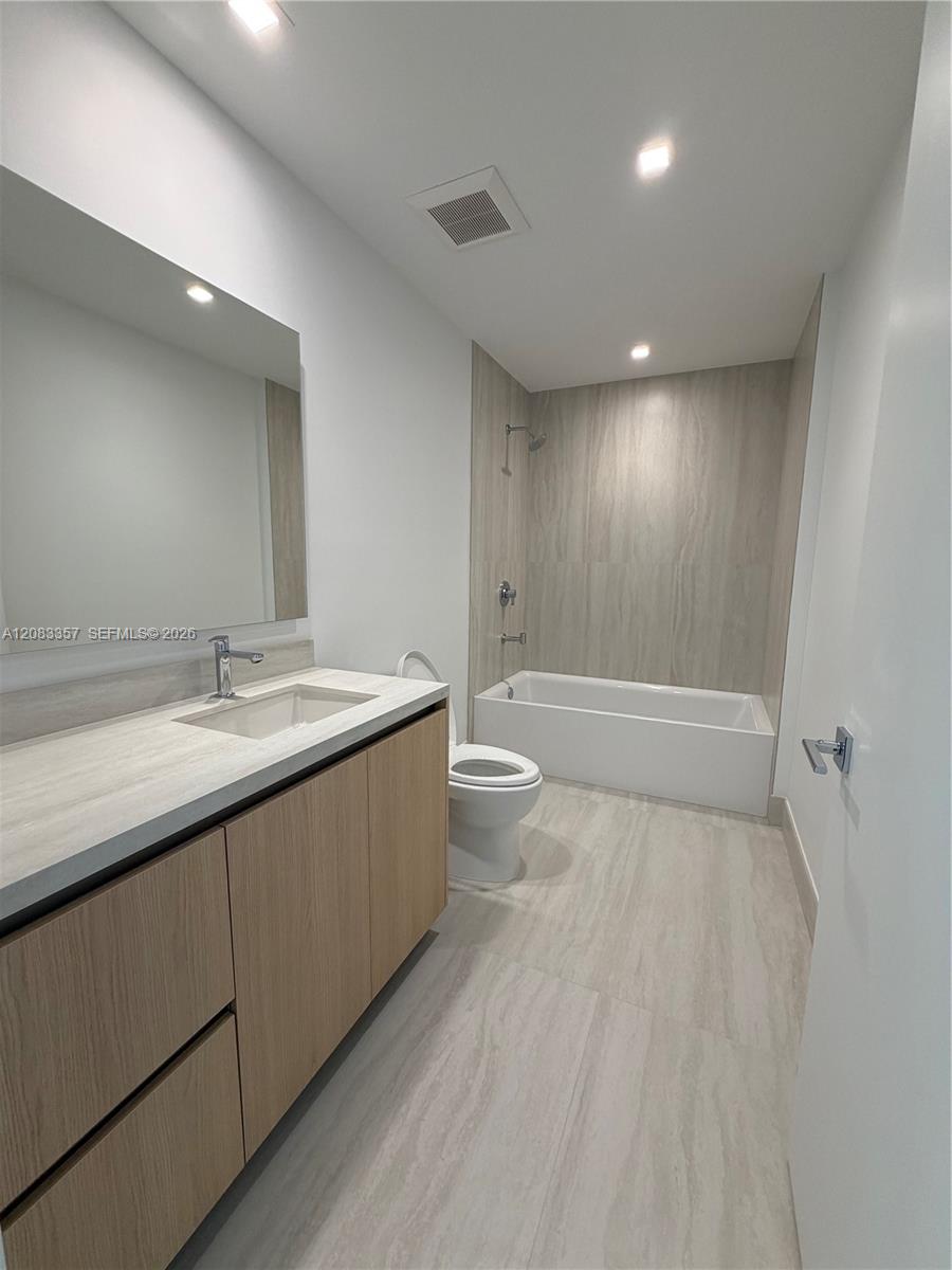 2411 Laguna Cir # 2508