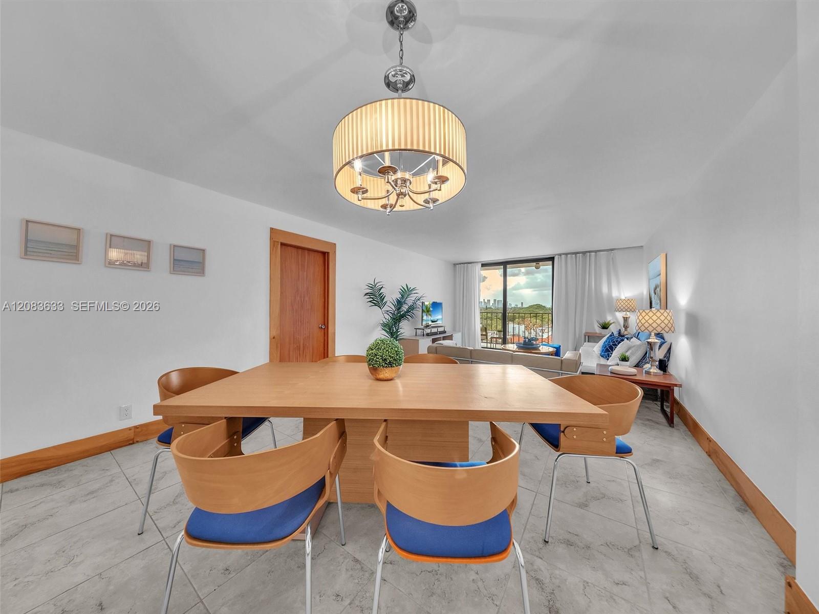 2625 Collins Ave # 910