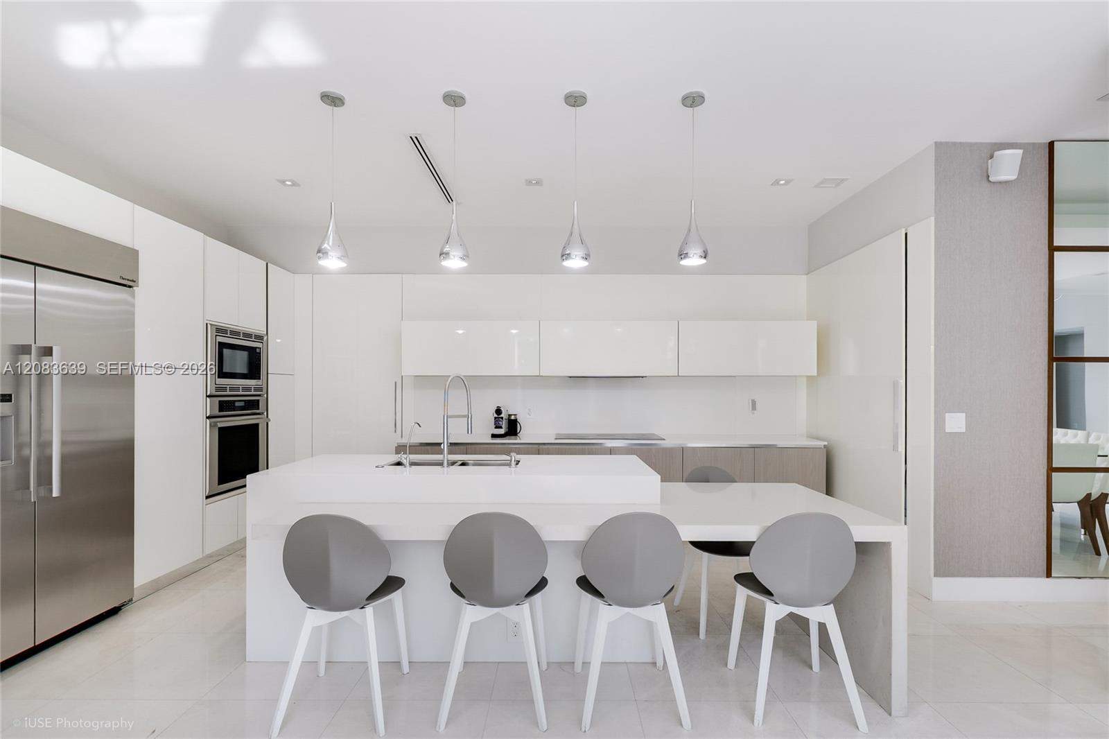 137 W Shore Dr W