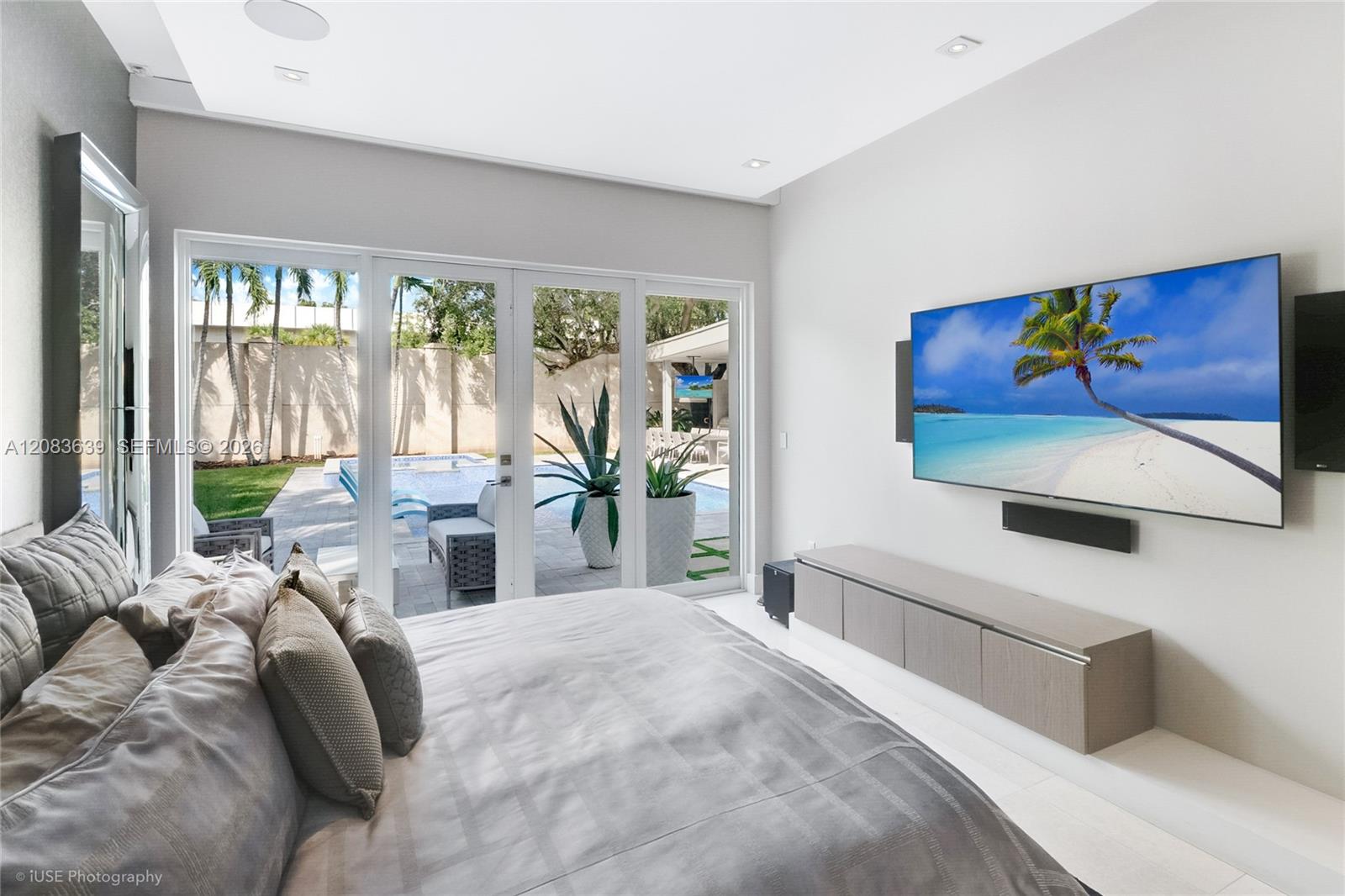 137 W Shore Dr W