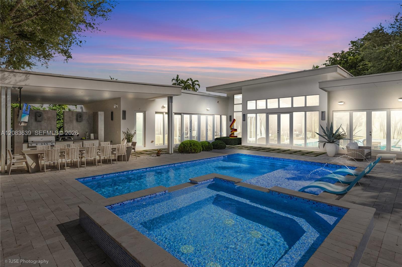 137 W Shore Dr W