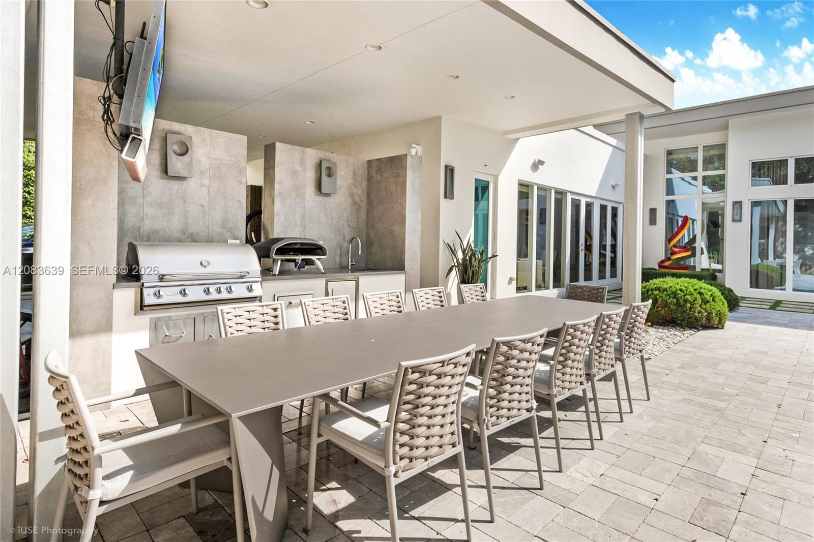 137 W Shore Dr W