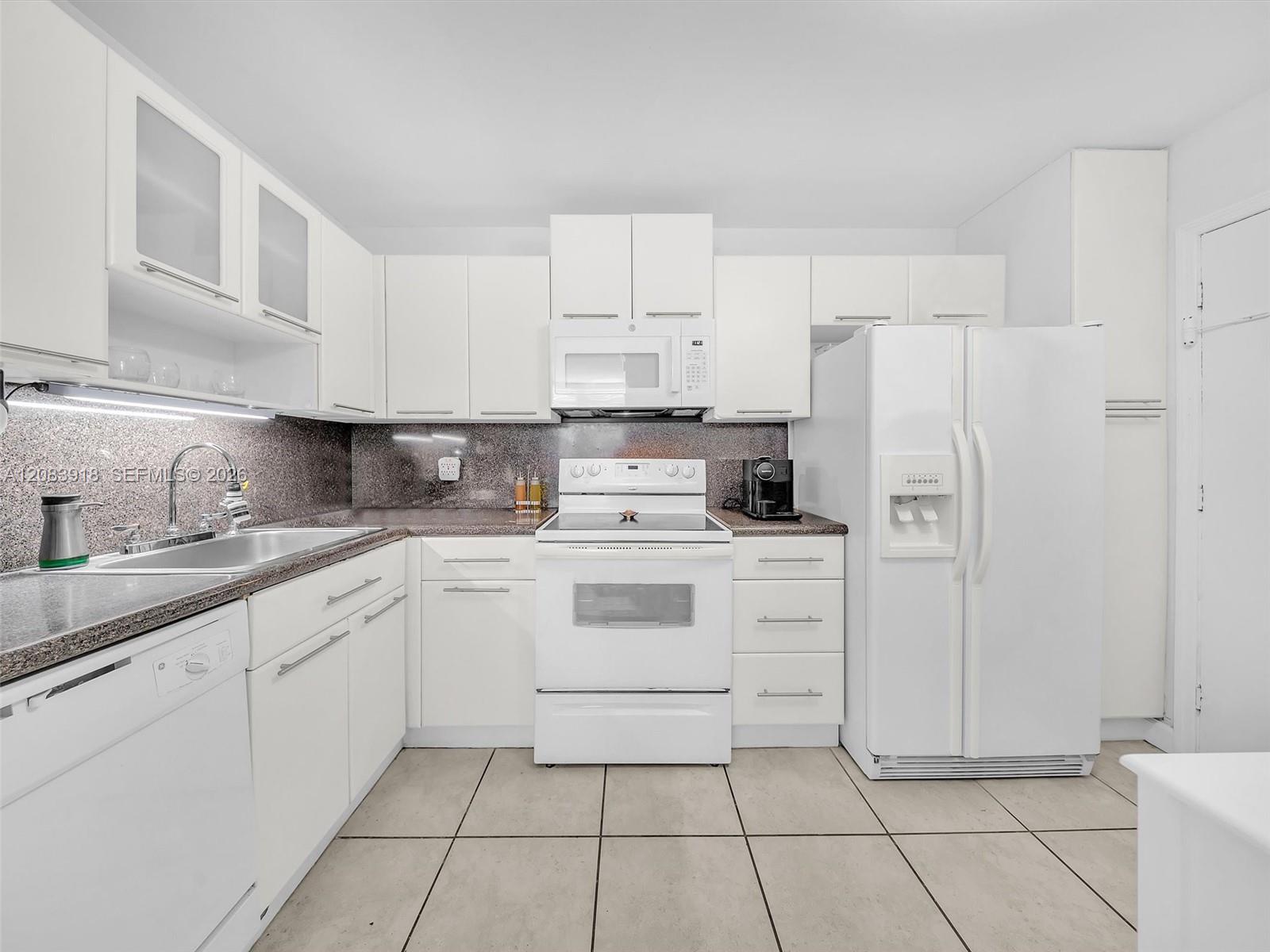 2016 Bay Dr # 203