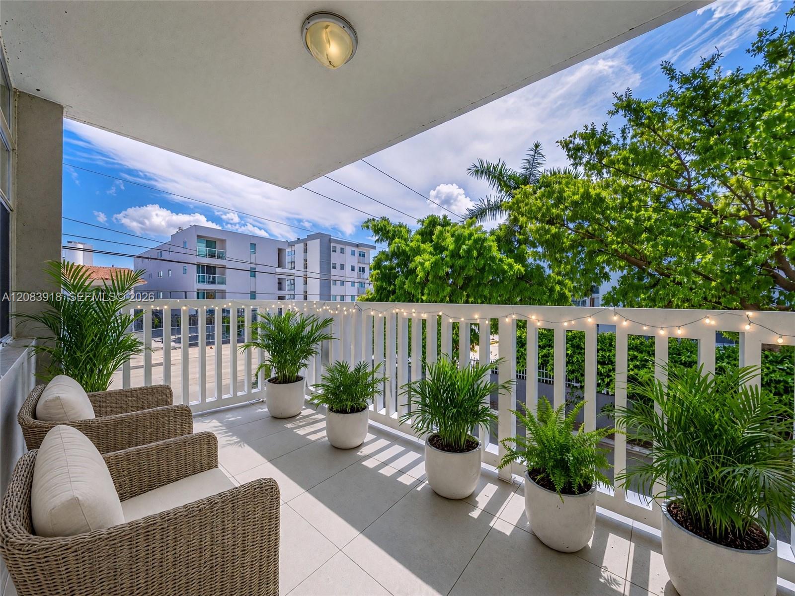2016 Bay Dr # 203
